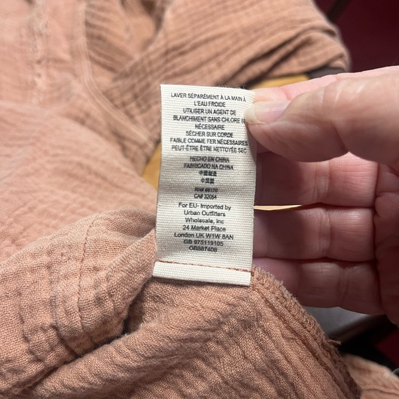 GUC Free People- All About The Feels Button Down in Peach. Size M - Picture 6 of 8